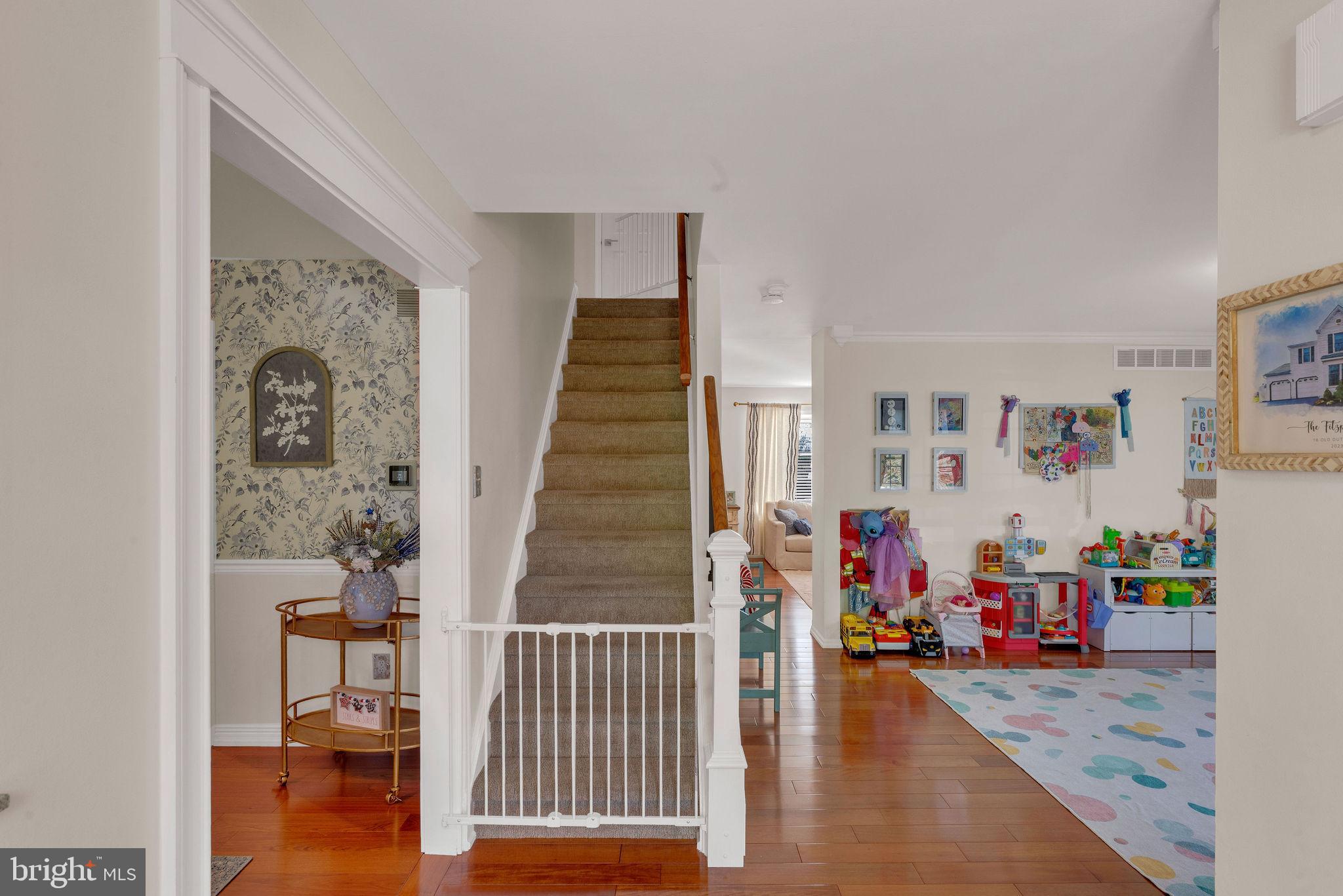 CHARLESTOWNE - Residential
