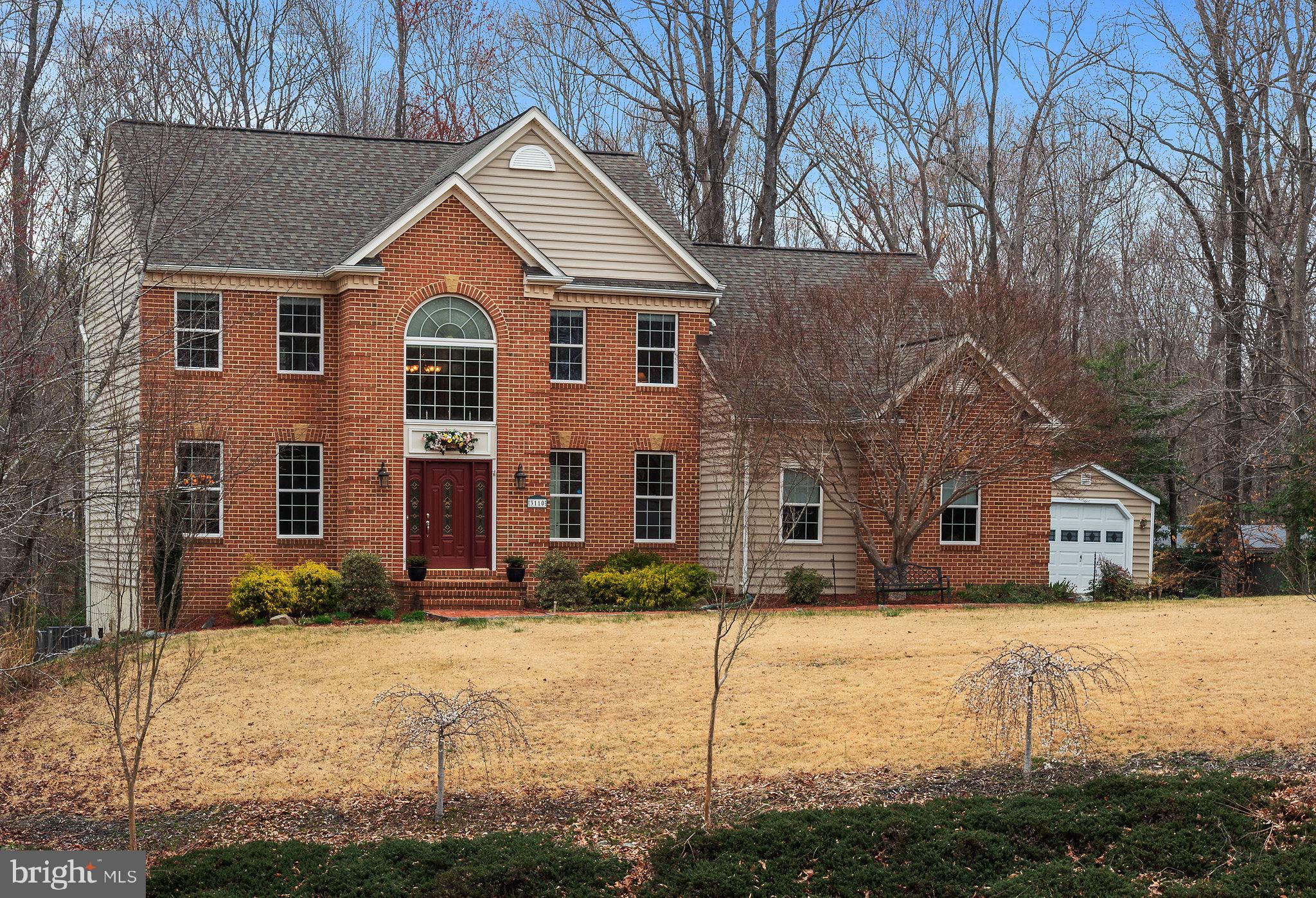 WHISPERING WOODS - Residential