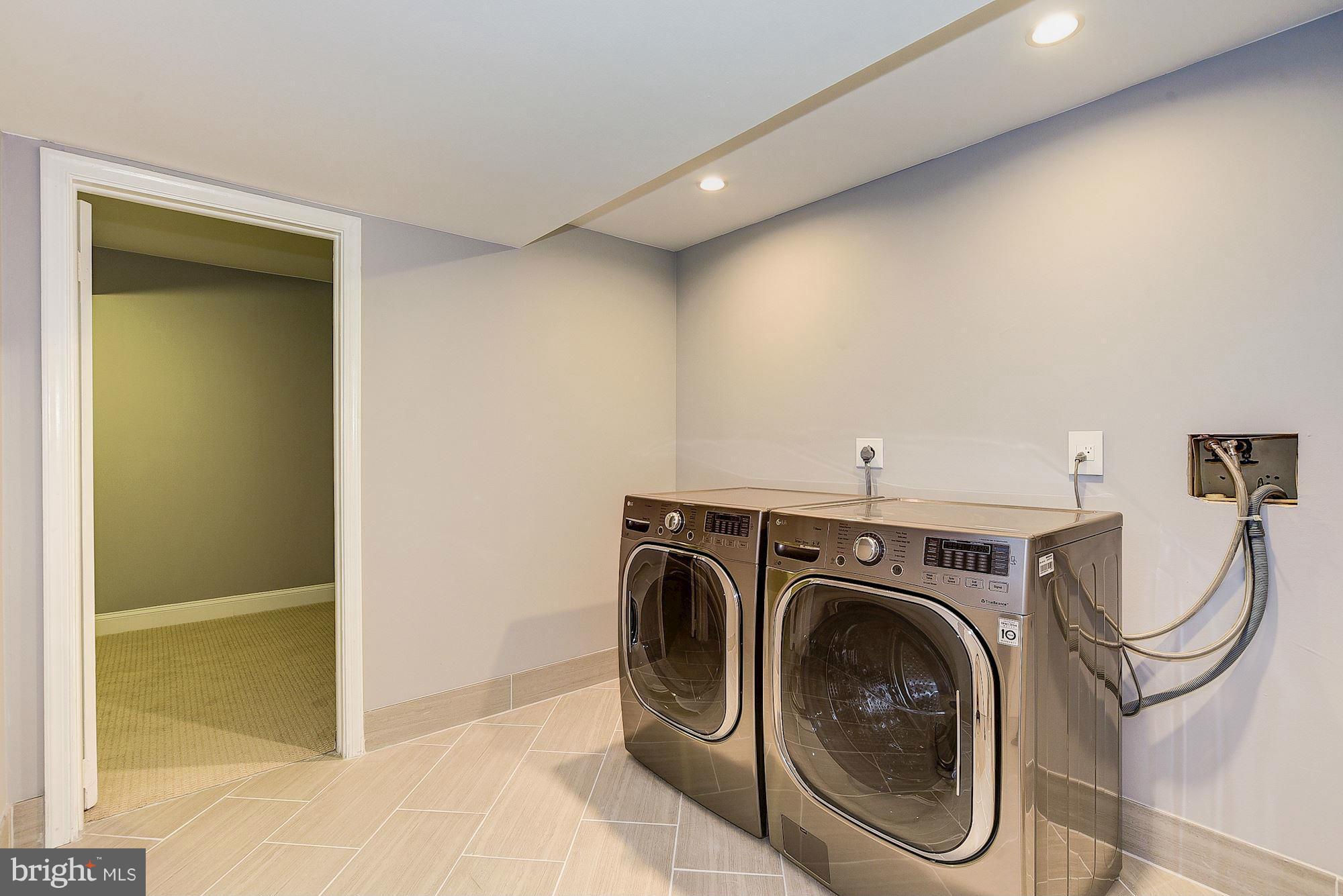 AVENEL - Residential Lease