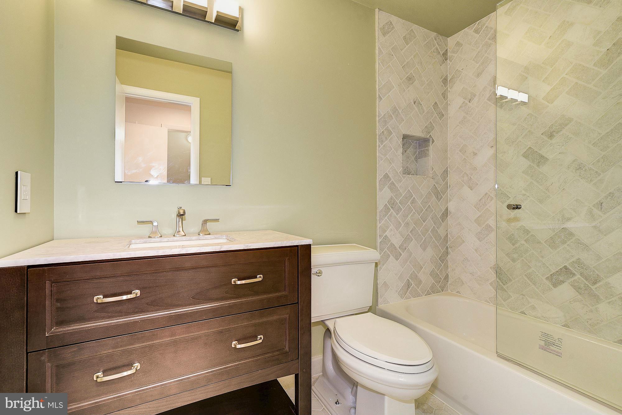 AVENEL - Residential Lease