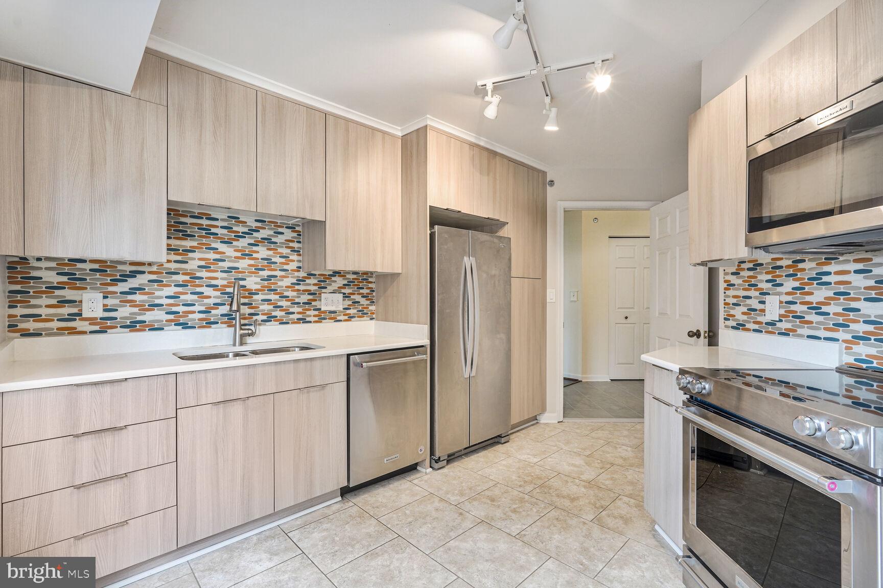 2151 JAMIESON AVENUE 809