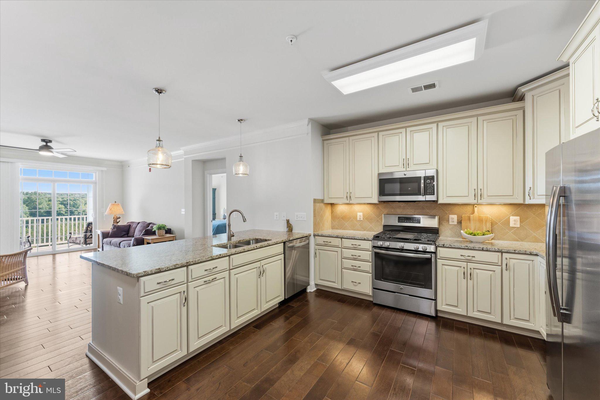 44589 YORK CREST TERRACE 405