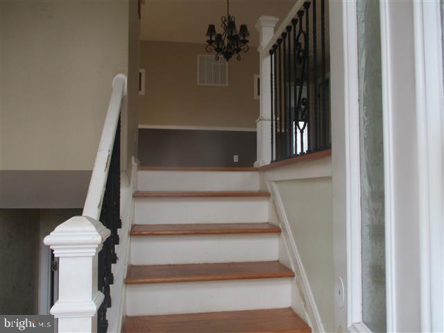 MCKINSEY WOODS - Residential