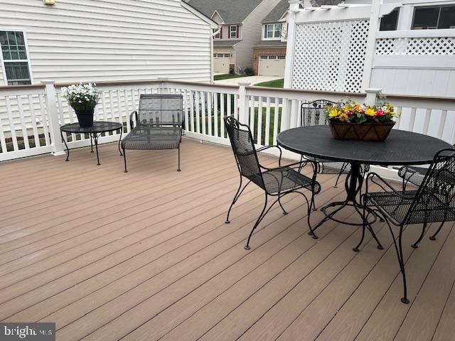 FALLSTON COMMONS - Residential