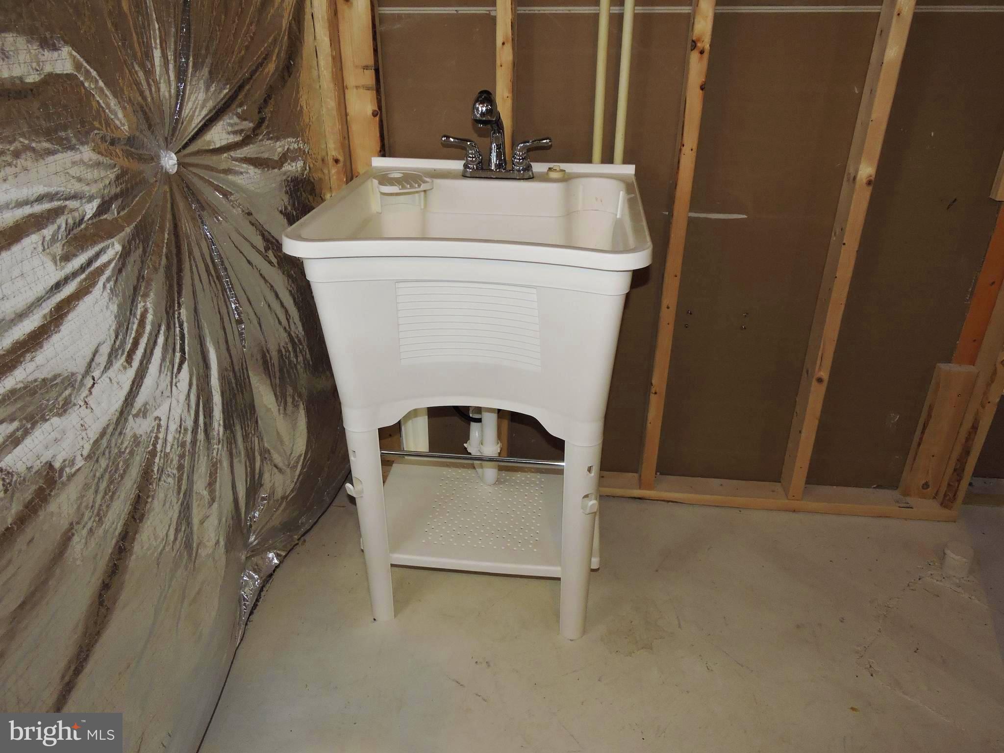 FALLSTON COMMONS - Residential