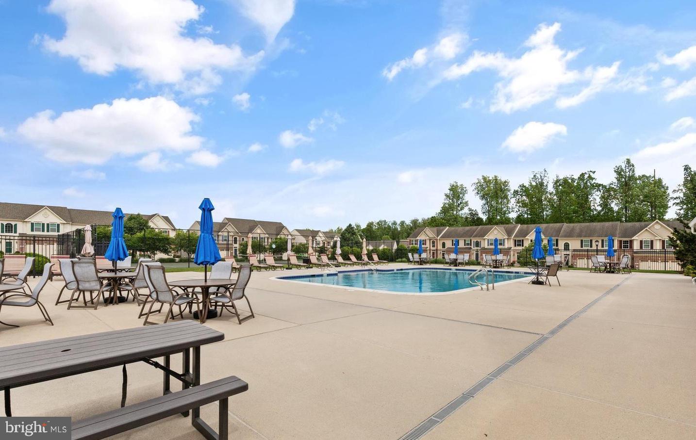 FALLSTON COMMONS - Residential