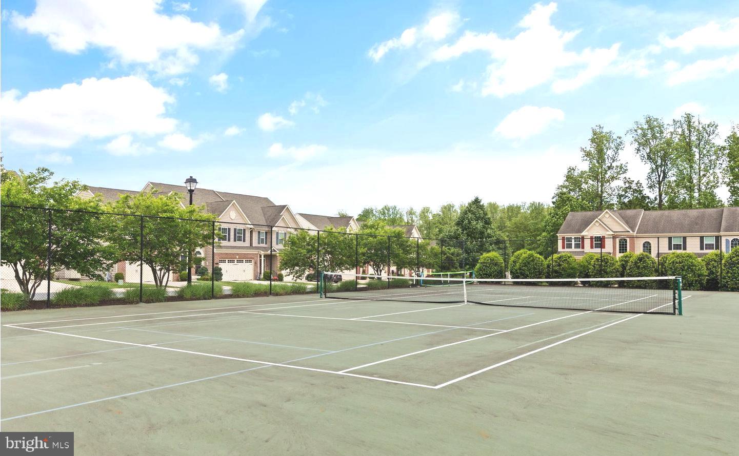 FALLSTON COMMONS - Residential