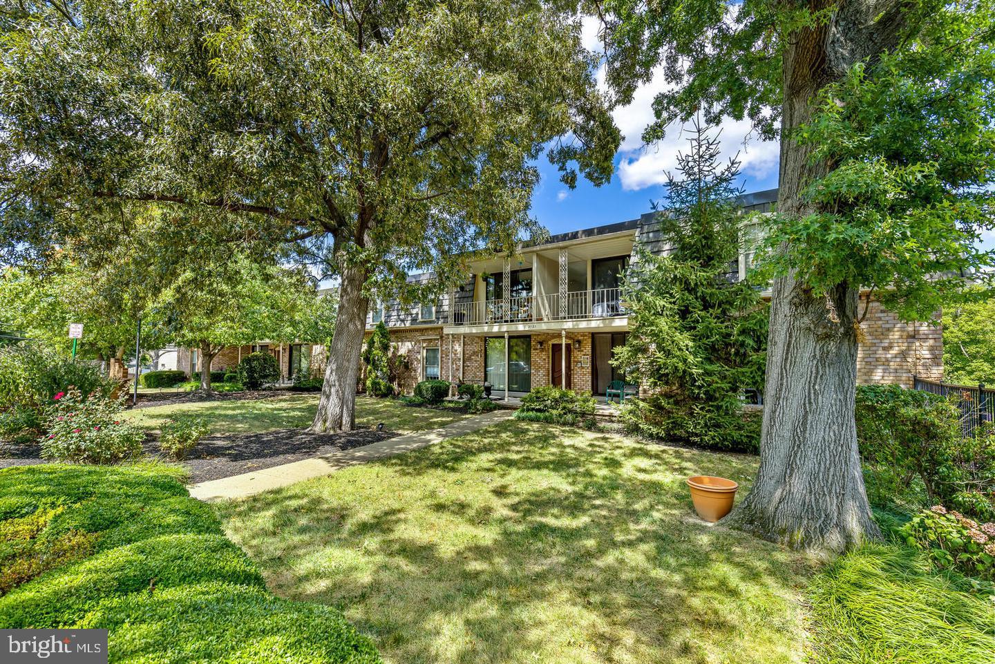 CHATEAUX CONDO - Residential