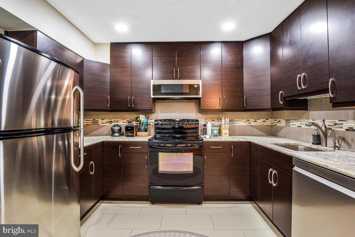 CHATEAUX CONDO - Residential