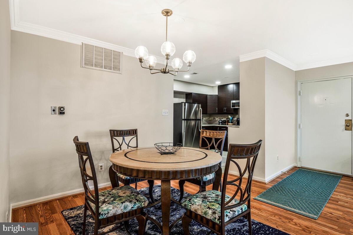 CHATEAUX CONDO - Residential