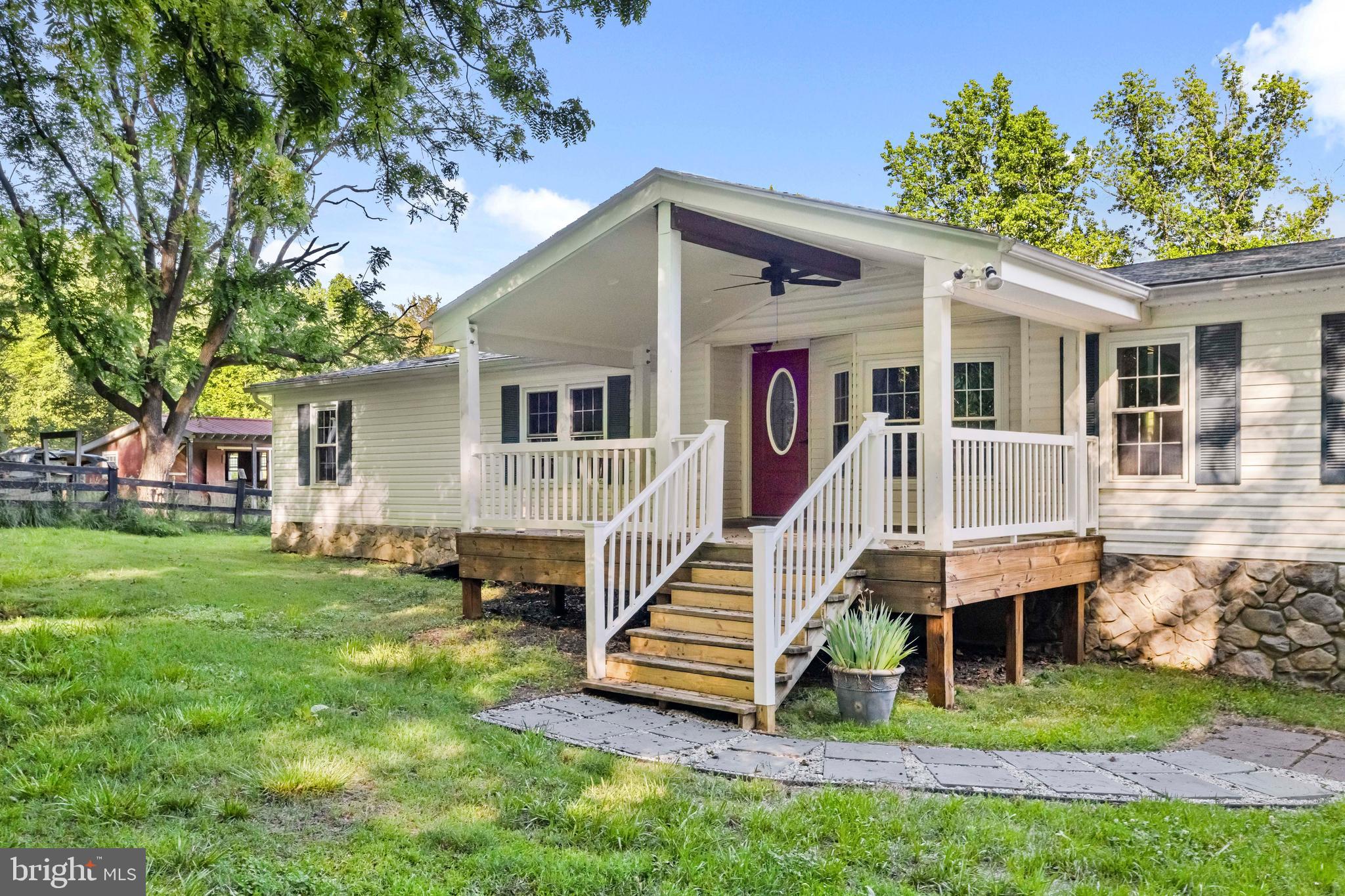 3303 DANBURY CIRCLE