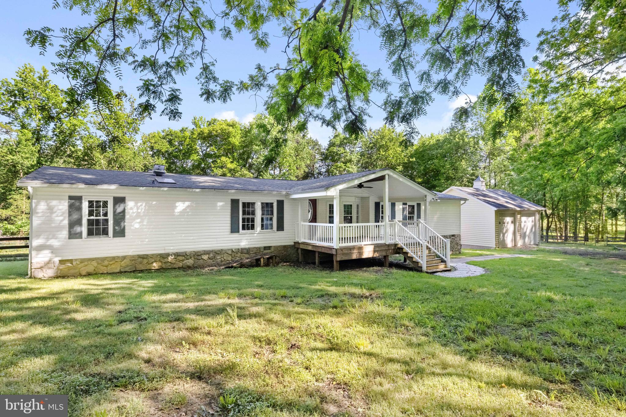 3303 DANBURY CIRCLE