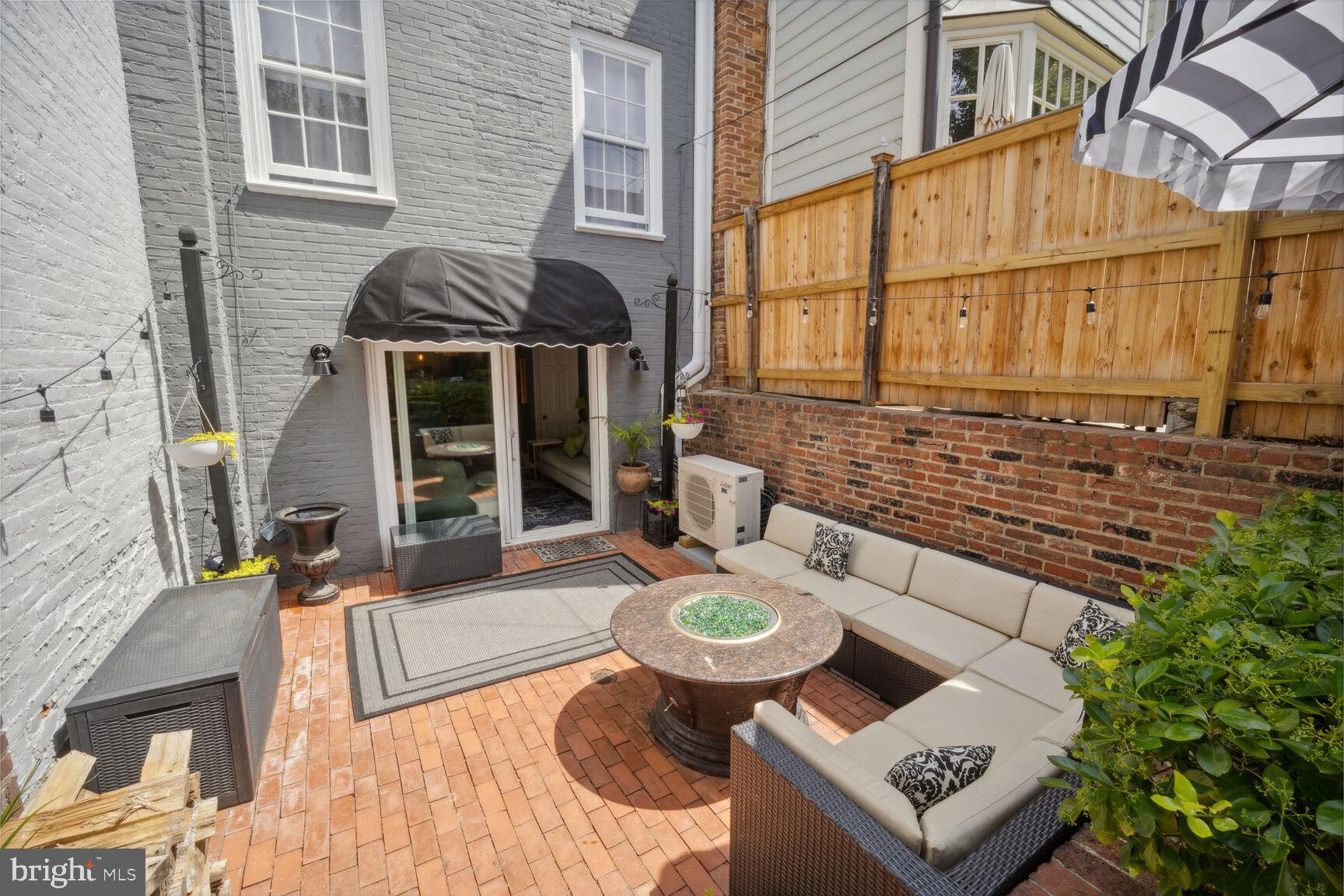 OLD TOWN - Residential Lease