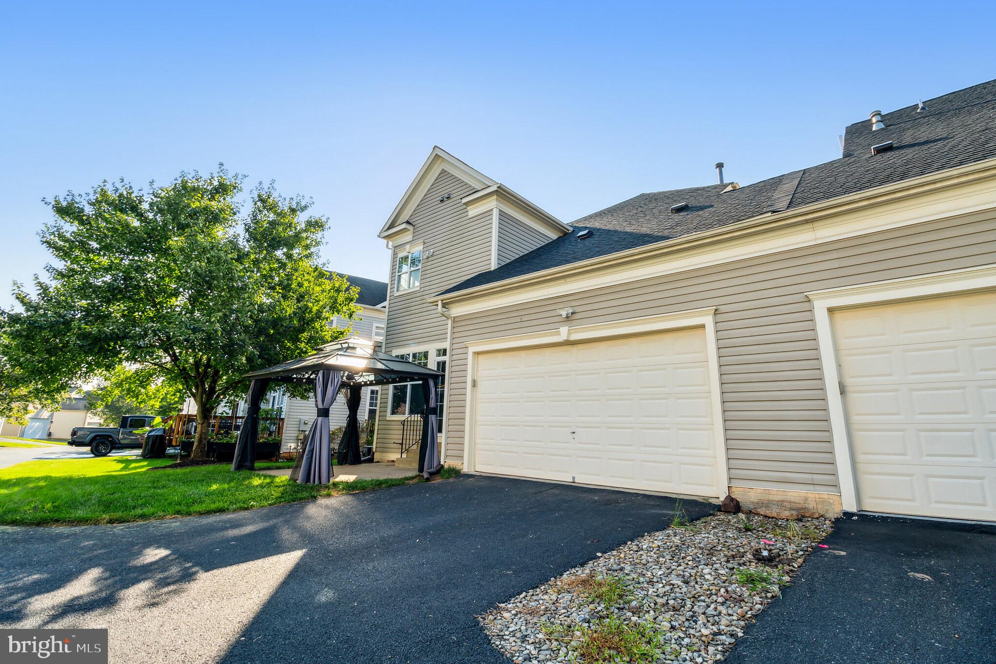 MEADOWS AT MORRIS FARM - Residential Lease