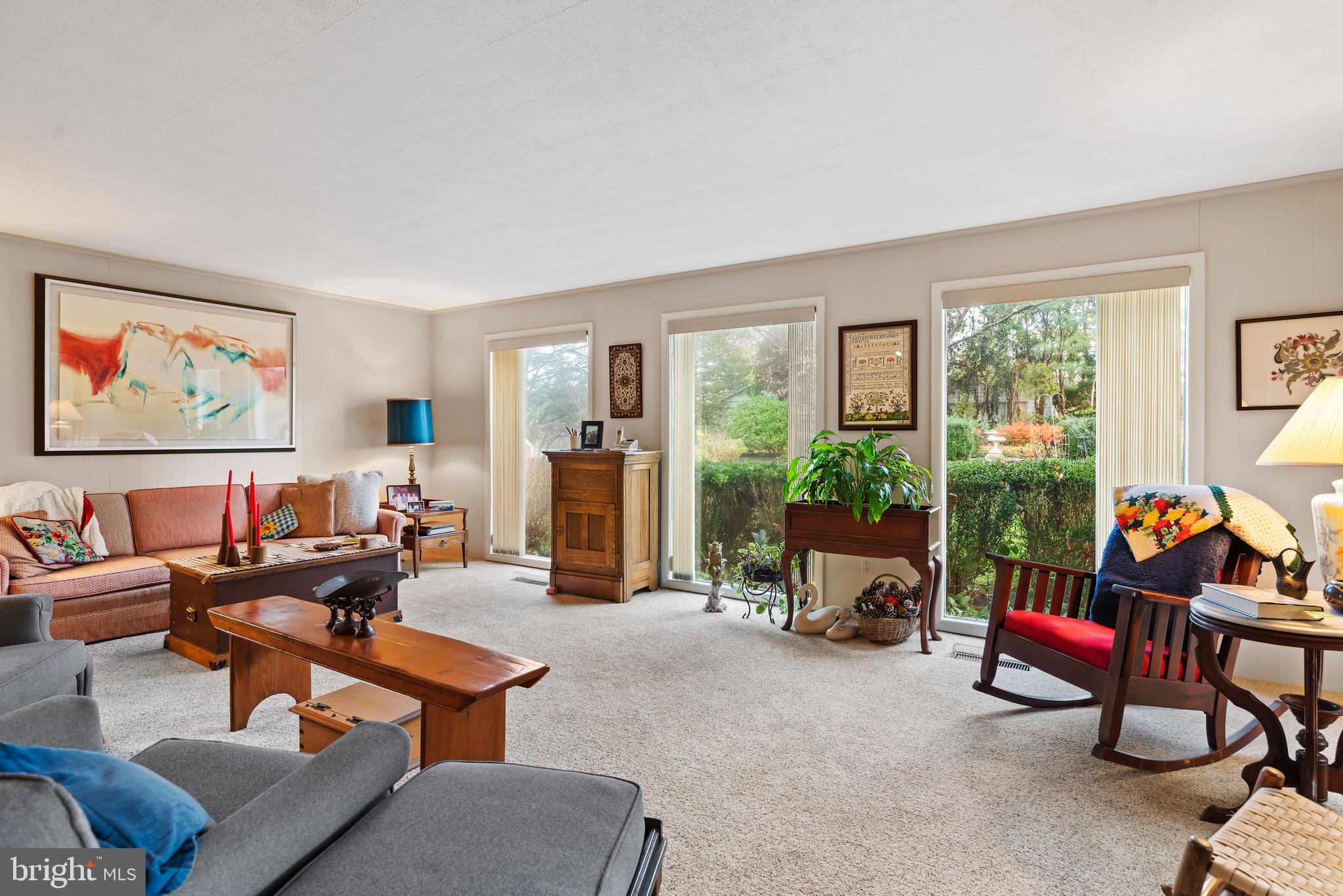 COUNTRY CLUB HILLS - Residential