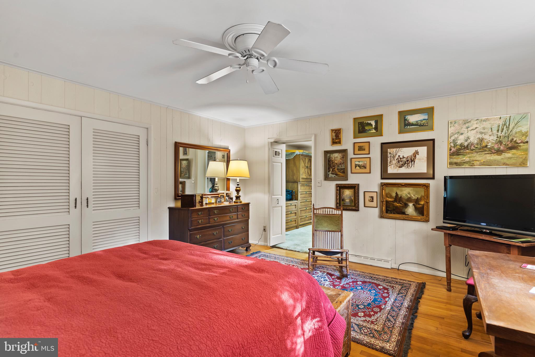 COUNTRY CLUB HILLS - Residential