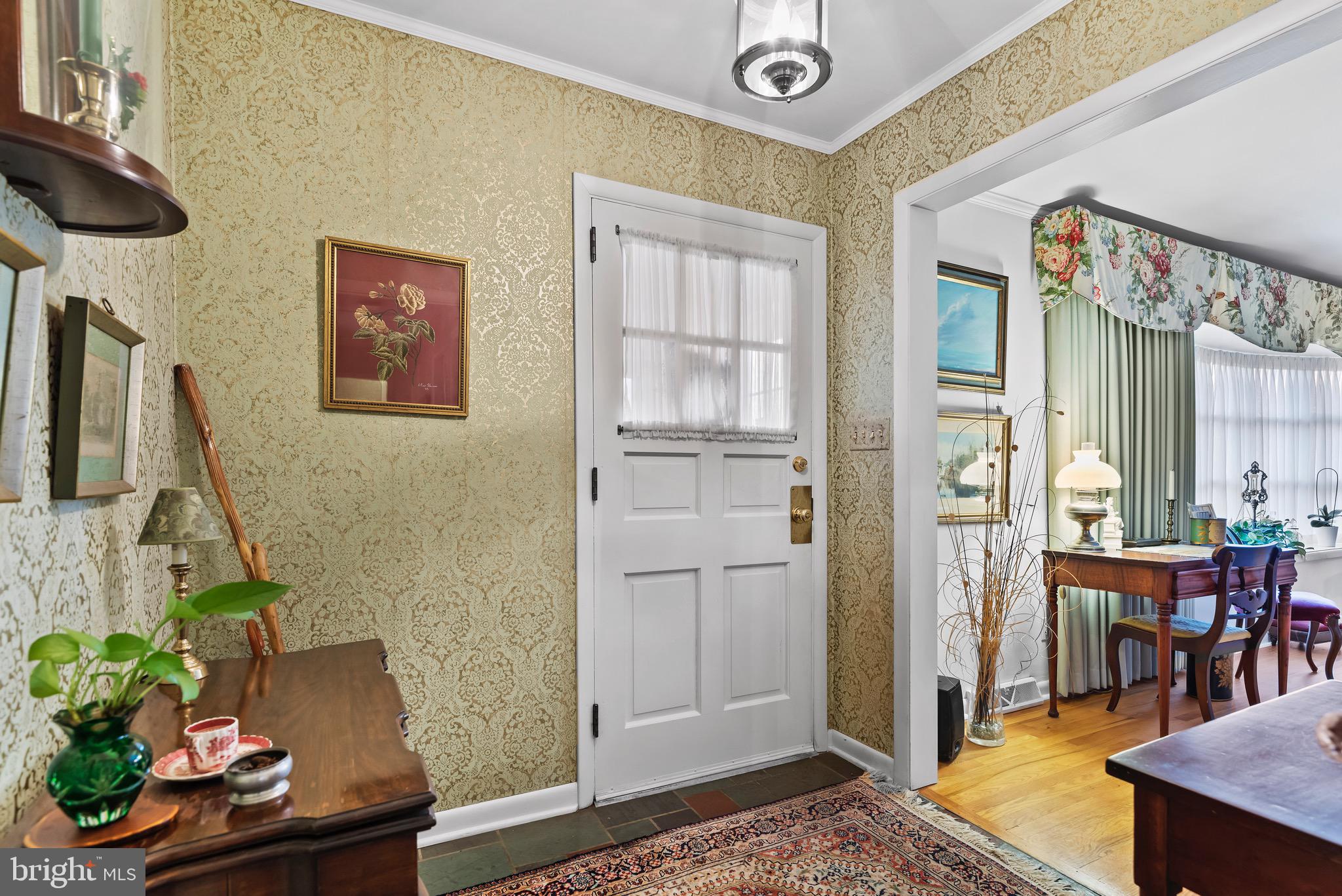 COUNTRY CLUB HILLS - Residential