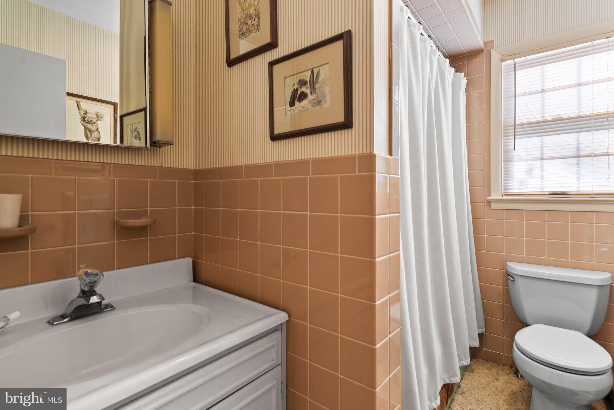 COUNTRY CLUB HILLS - Residential