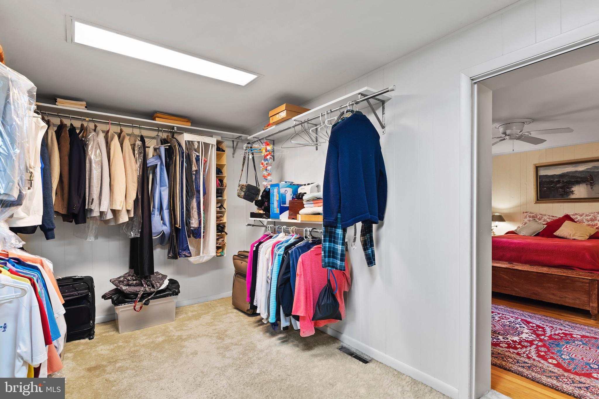 COUNTRY CLUB HILLS - Residential