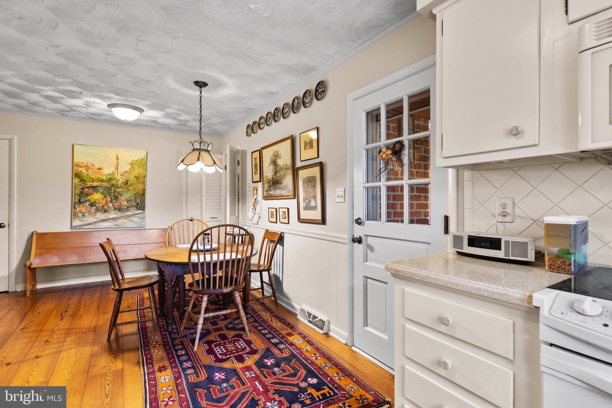 COUNTRY CLUB HILLS - Residential