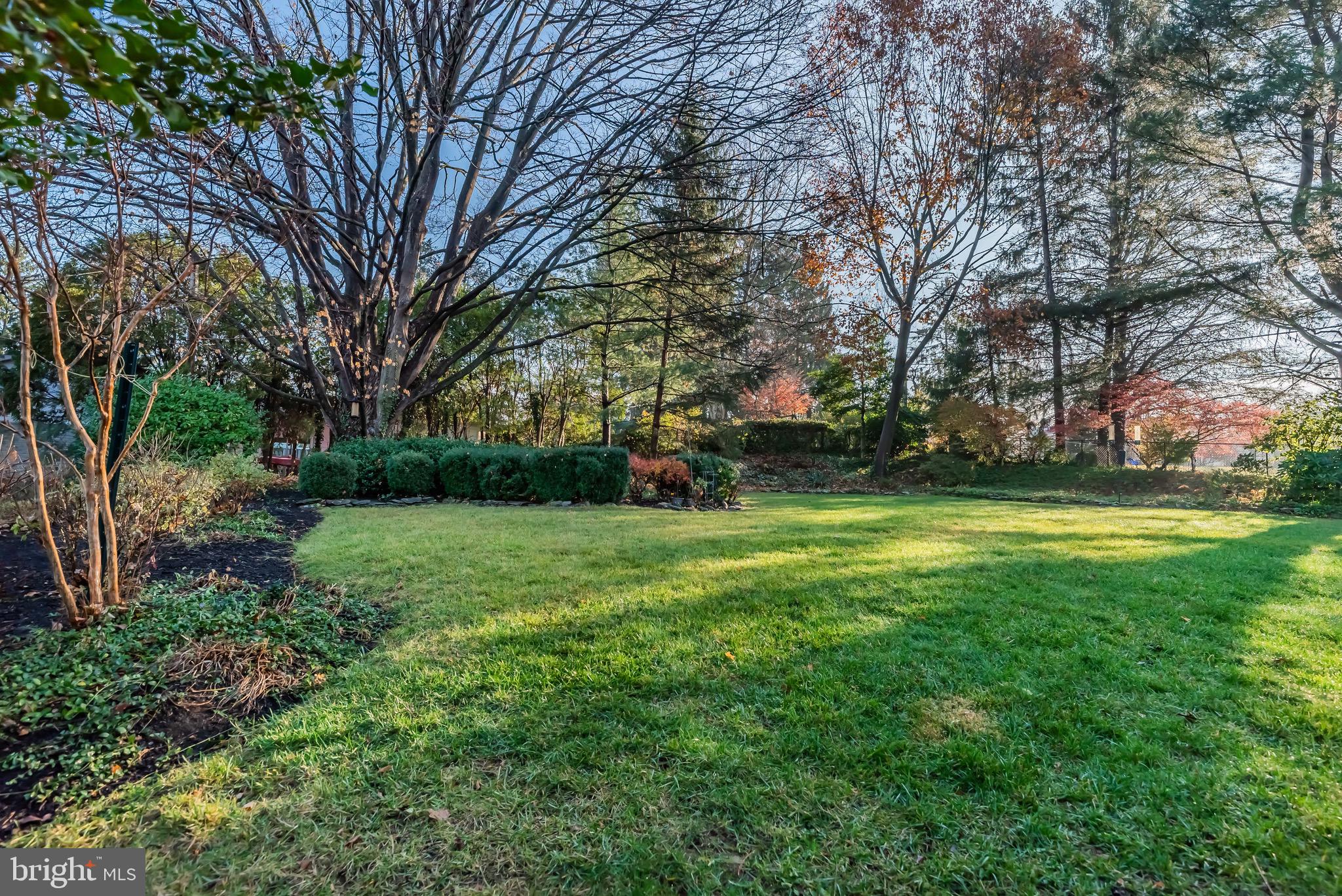 COUNTRY CLUB HILLS - Residential