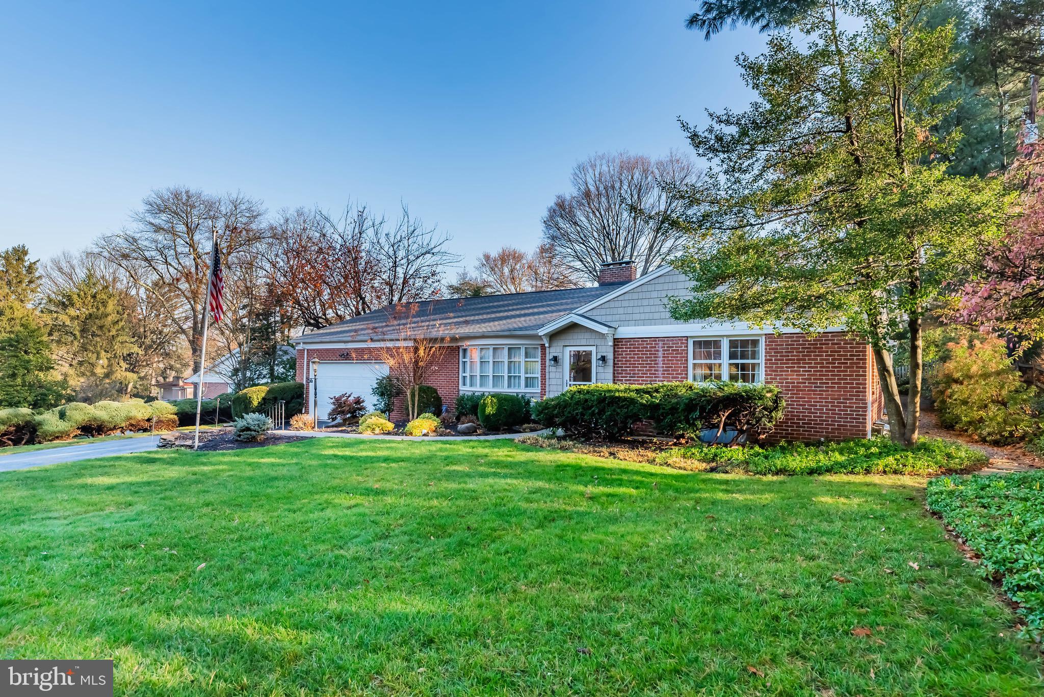 COUNTRY CLUB HILLS - Residential