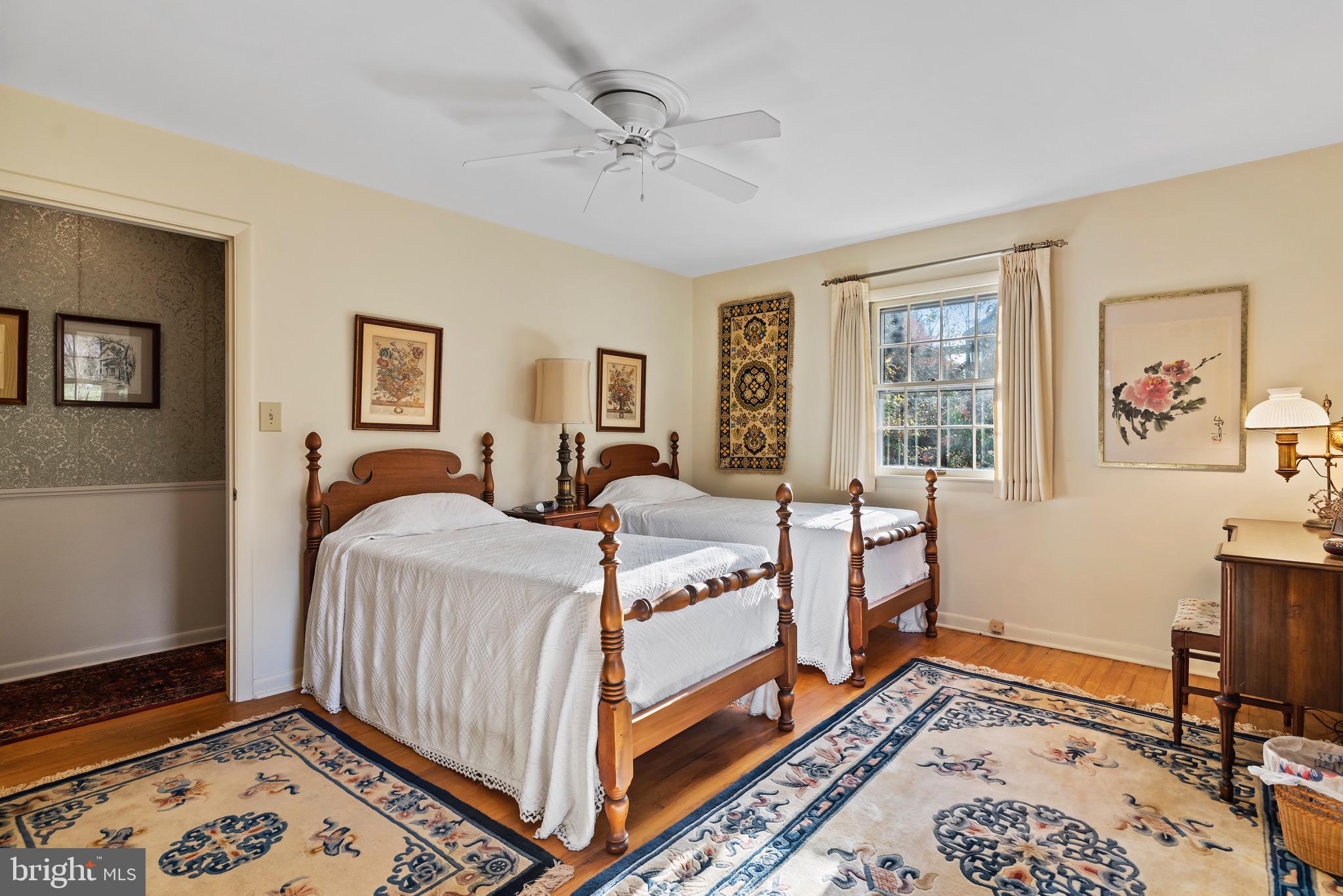 COUNTRY CLUB HILLS - Residential