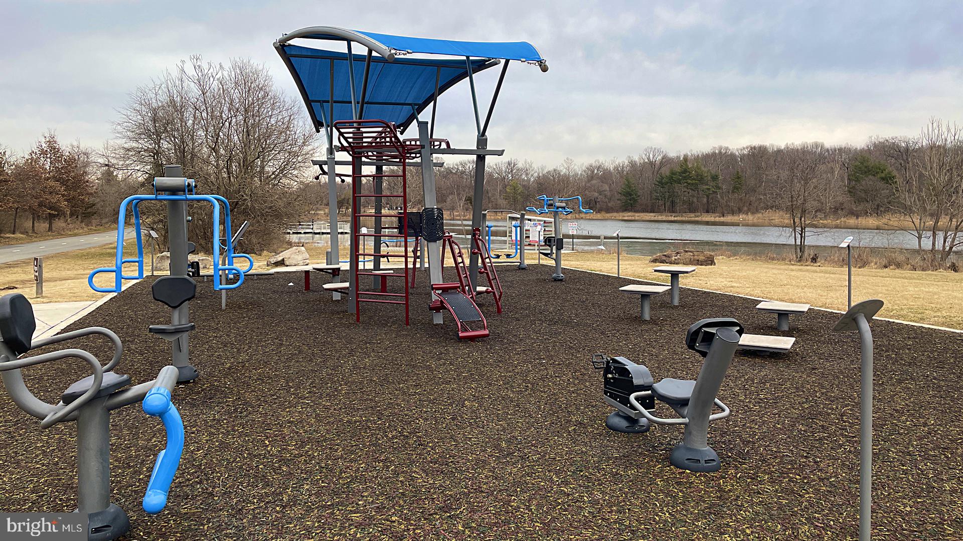 COLLEGE PARK - Residential