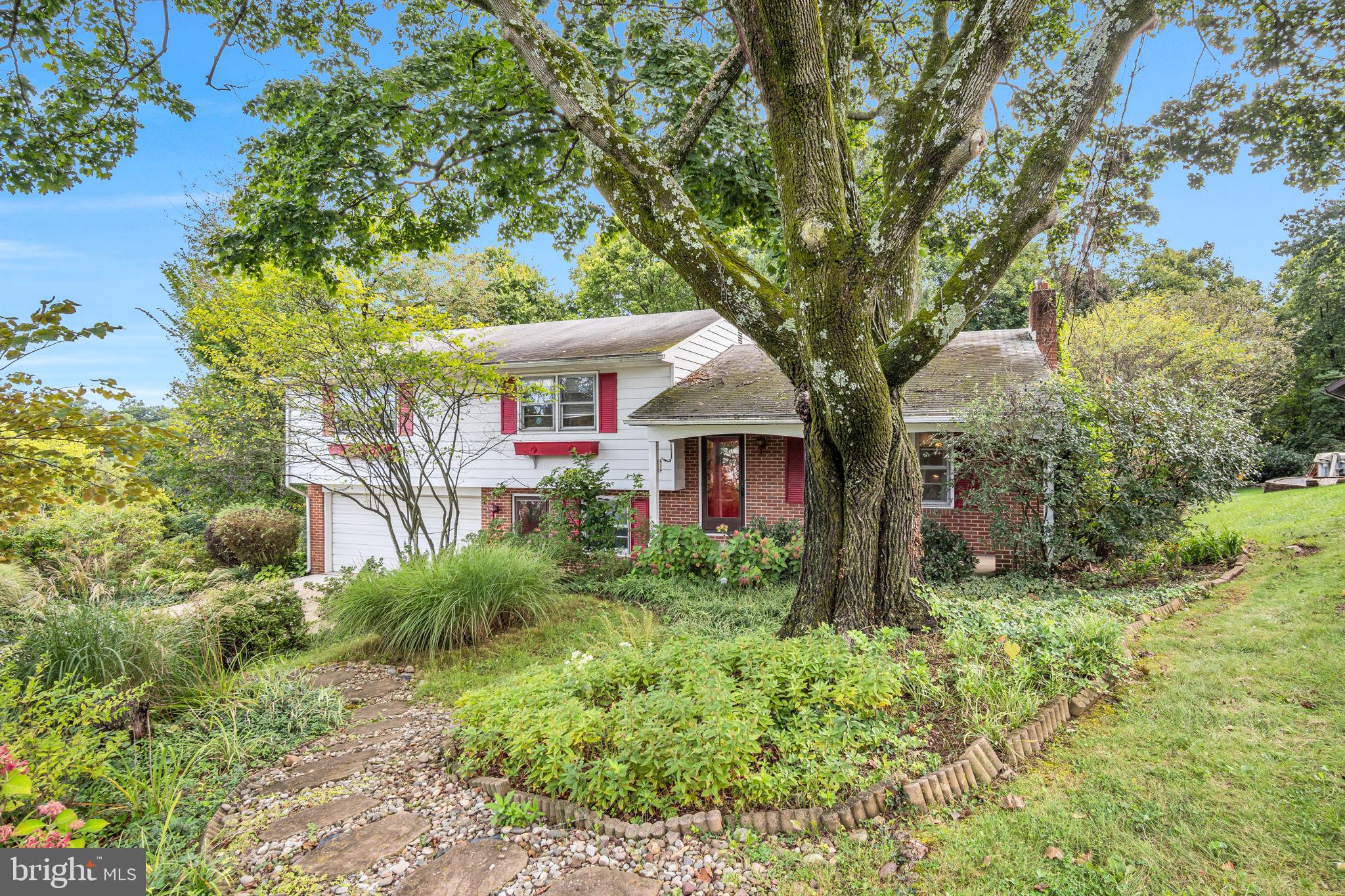 1689 RANDOW ROAD