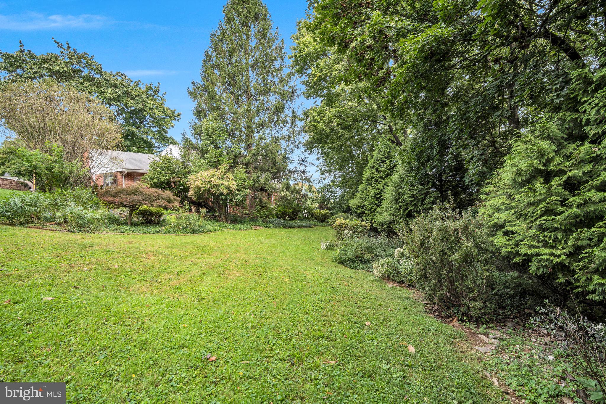 1689 RANDOW ROAD