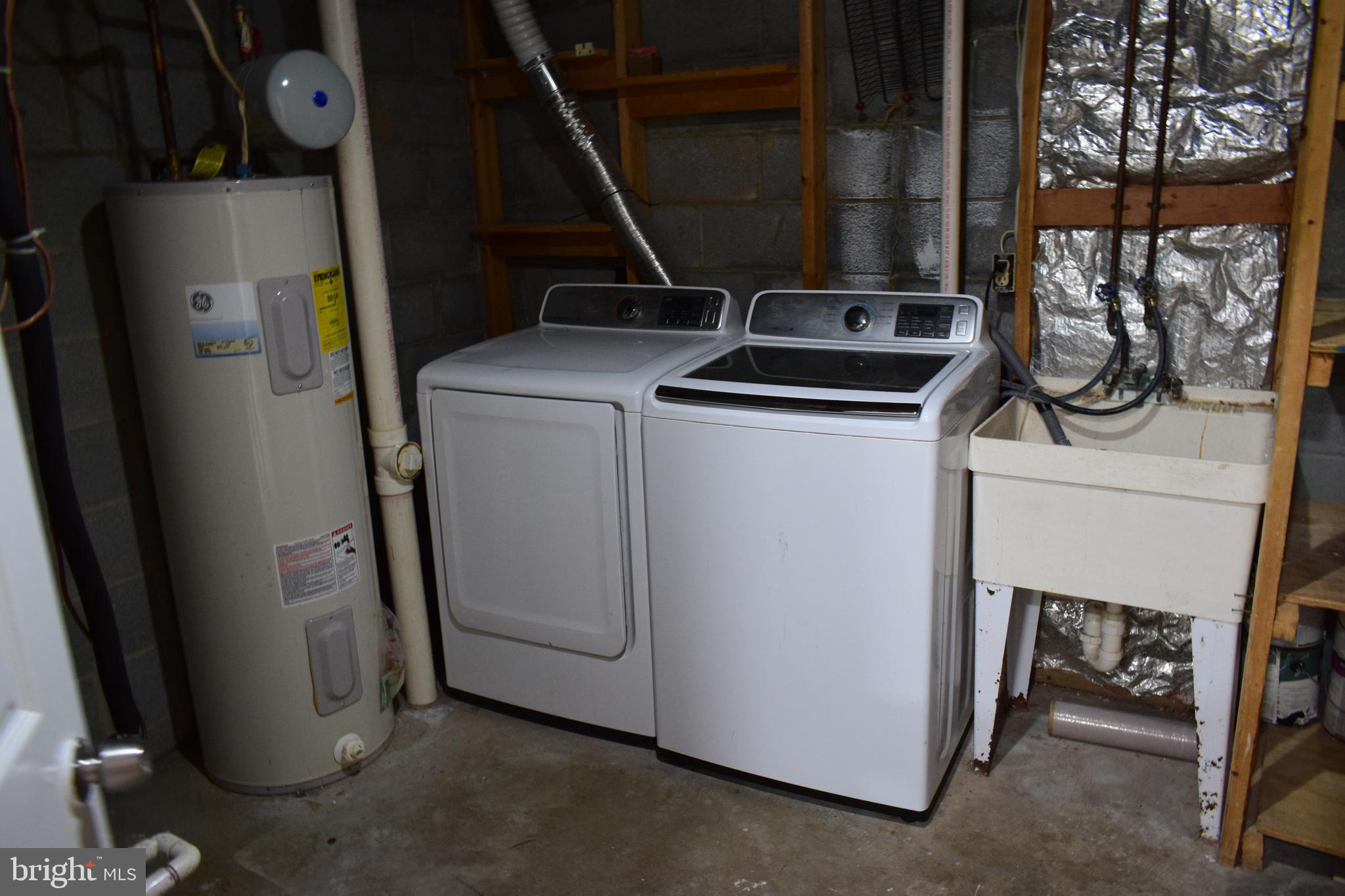 GUNNERS LAKE VILLAGE - Residential Lease