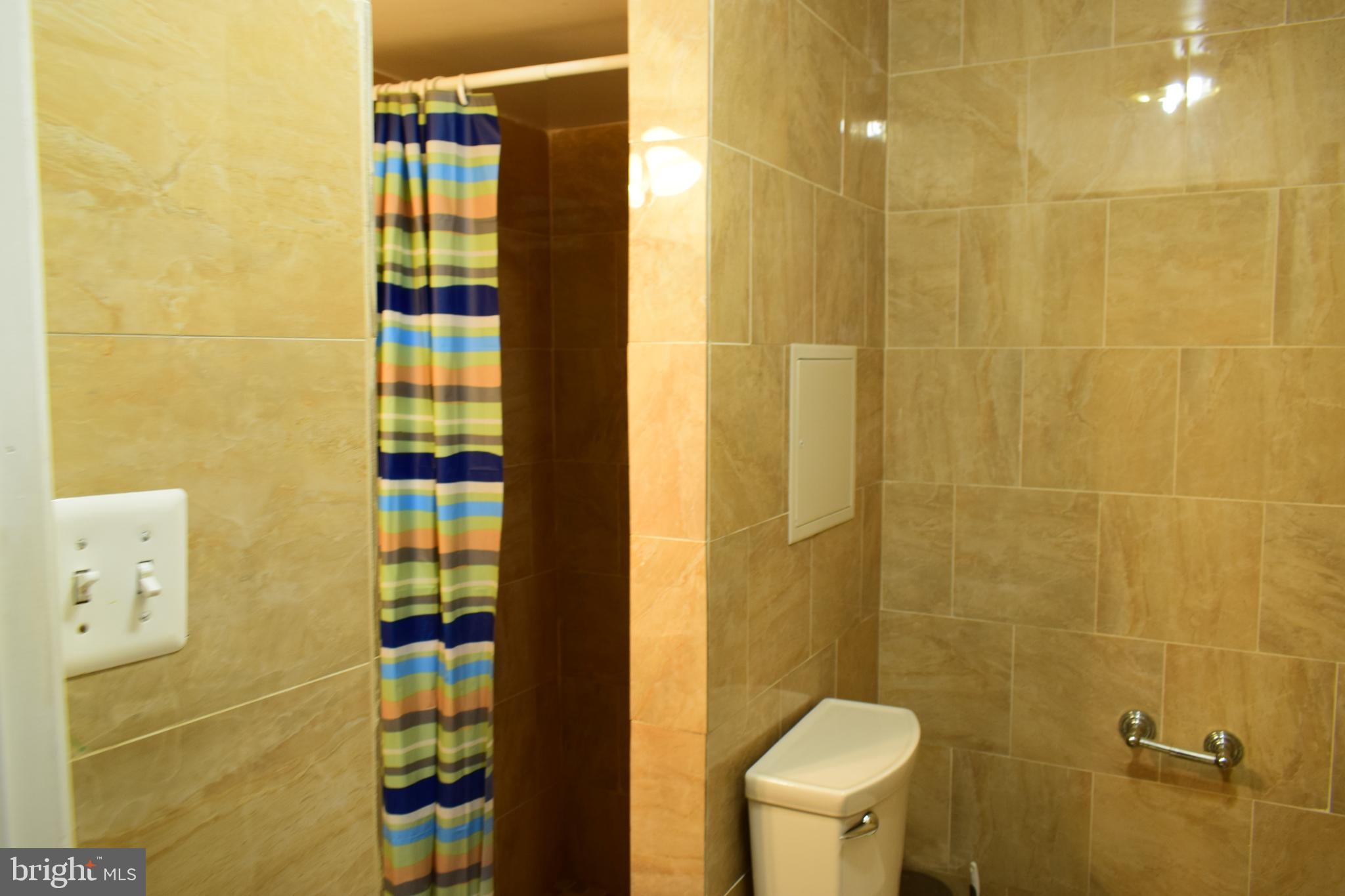 GUNNERS LAKE VILLAGE - Residential Lease