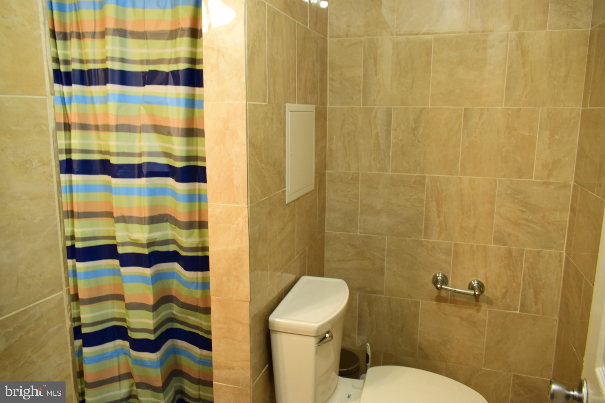 GUNNERS LAKE VILLAGE - Residential Lease