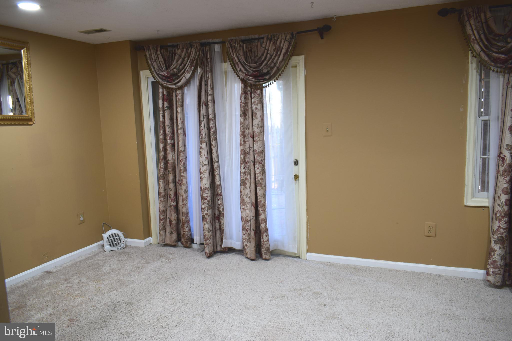 GUNNERS LAKE VILLAGE - Residential Lease