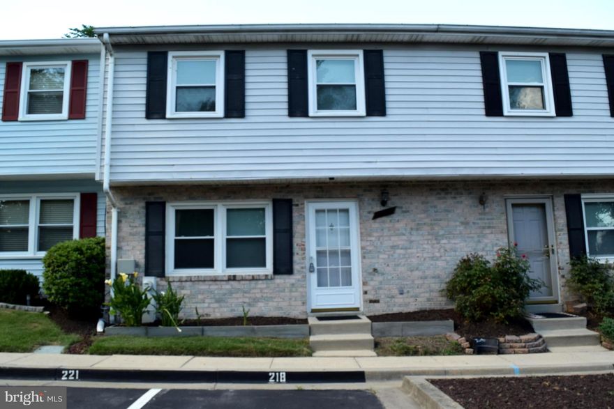 Rarely Available and Ready to Move-In Townhome in Ferndale Gardens! Spacious 3 bedroom, 1.5 bath, Featuring Large Living Room and Separate Dining Room.  Upgraded Appliances and Privacy Fence in Rear! Priced to Sell!!