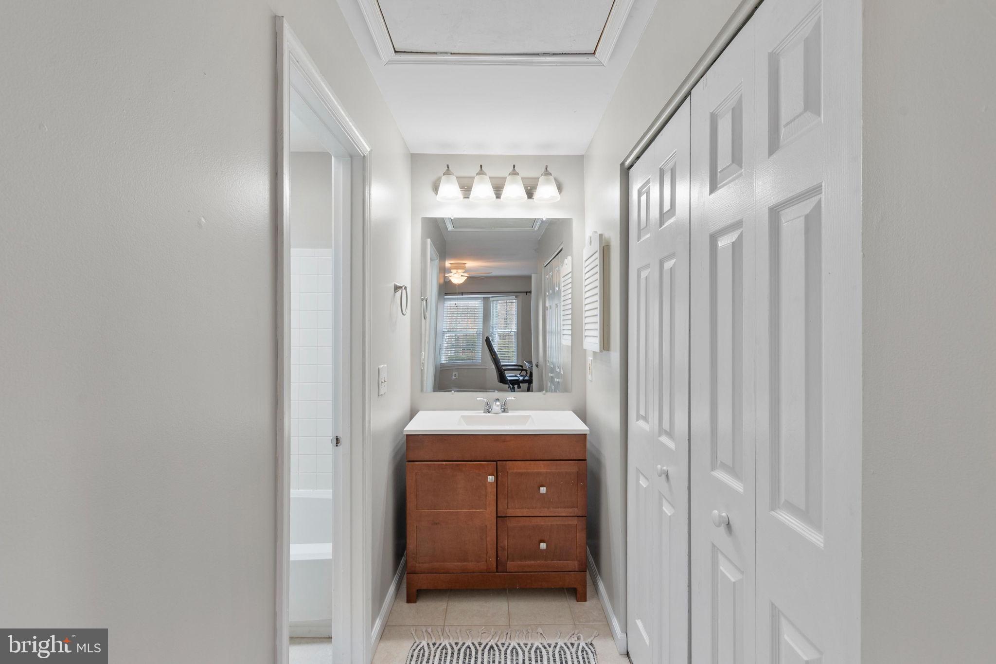 COUNTRYSIDE - Residential