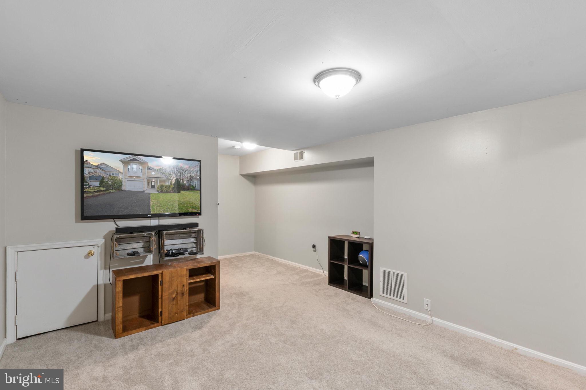 COUNTRYSIDE - Residential