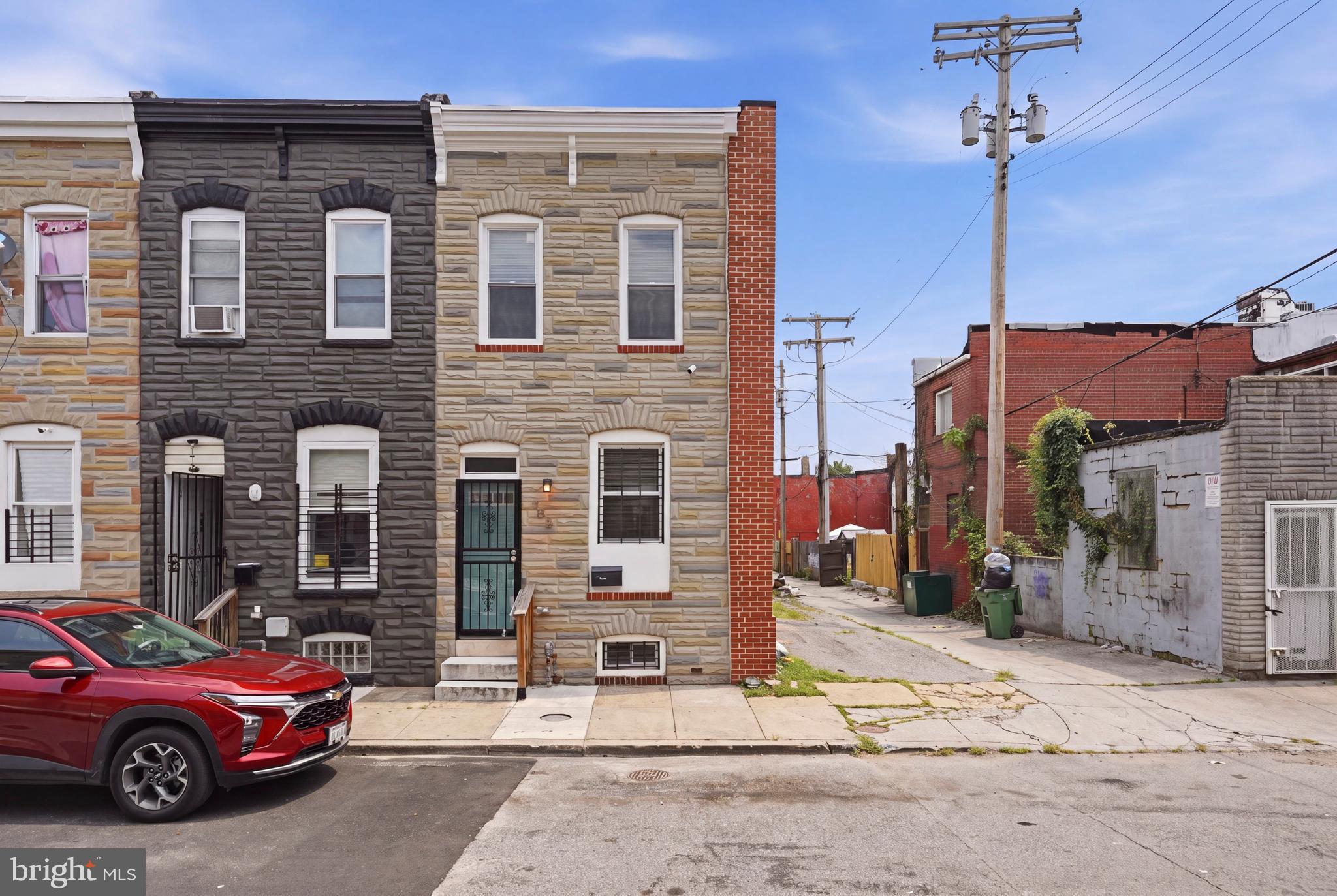 703 N PORT STREET