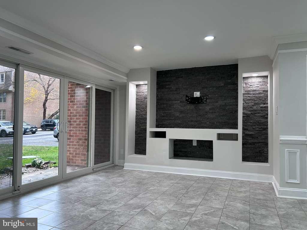 6018 WESTCHESTER PARK DRIVE 6018 T-1