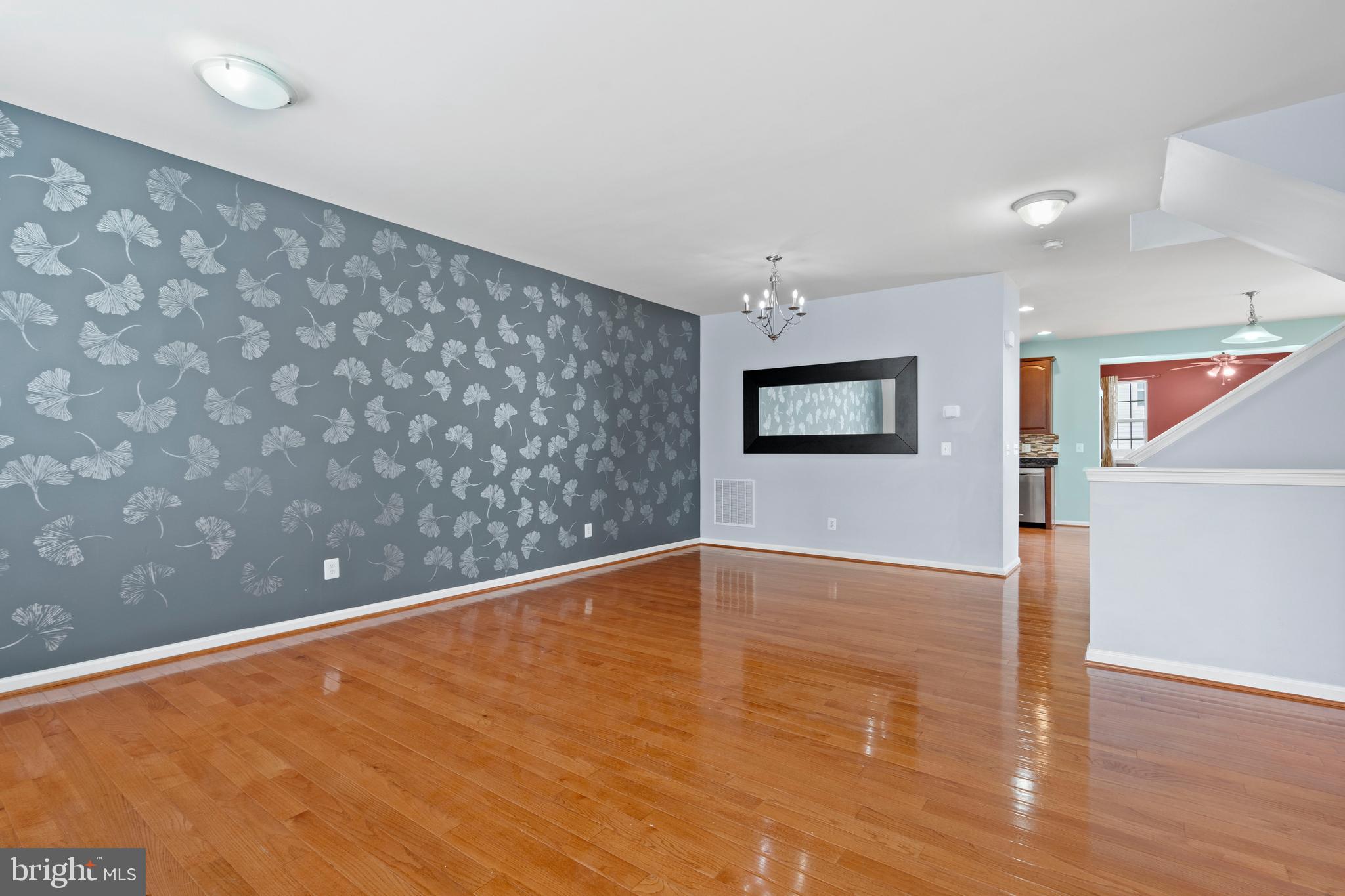 22667 FLOWING SPRING SQUARE