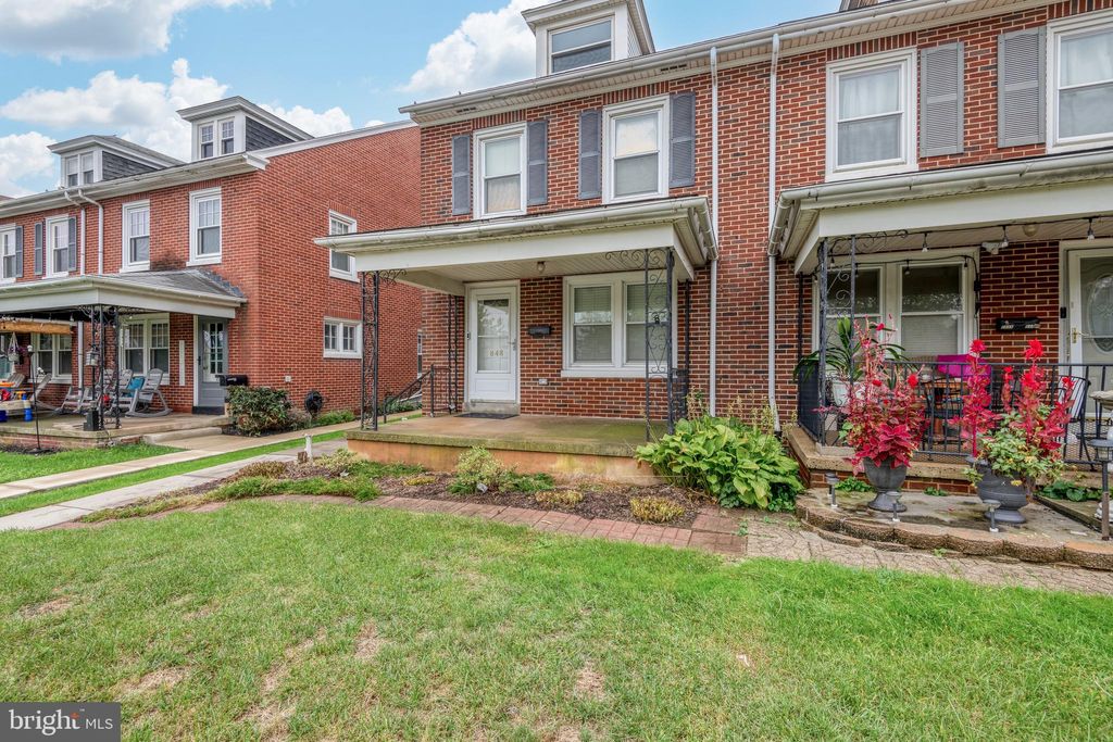 Photo of 848 Lehigh Avenue, Lancaster, PA 17602 (MLS # PALA2057890)