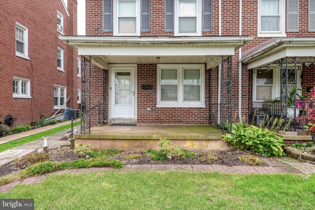 Photo of 848 Lehigh Avenue, Lancaster, PA 17602 (MLS # PALA2057890)