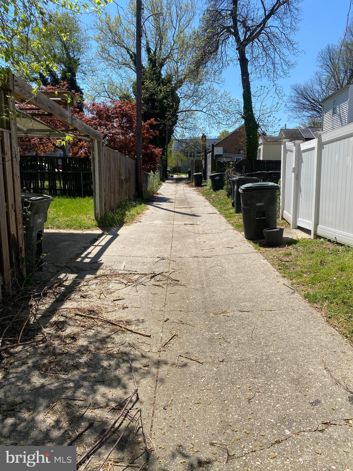 1025 47TH PLACE NE
