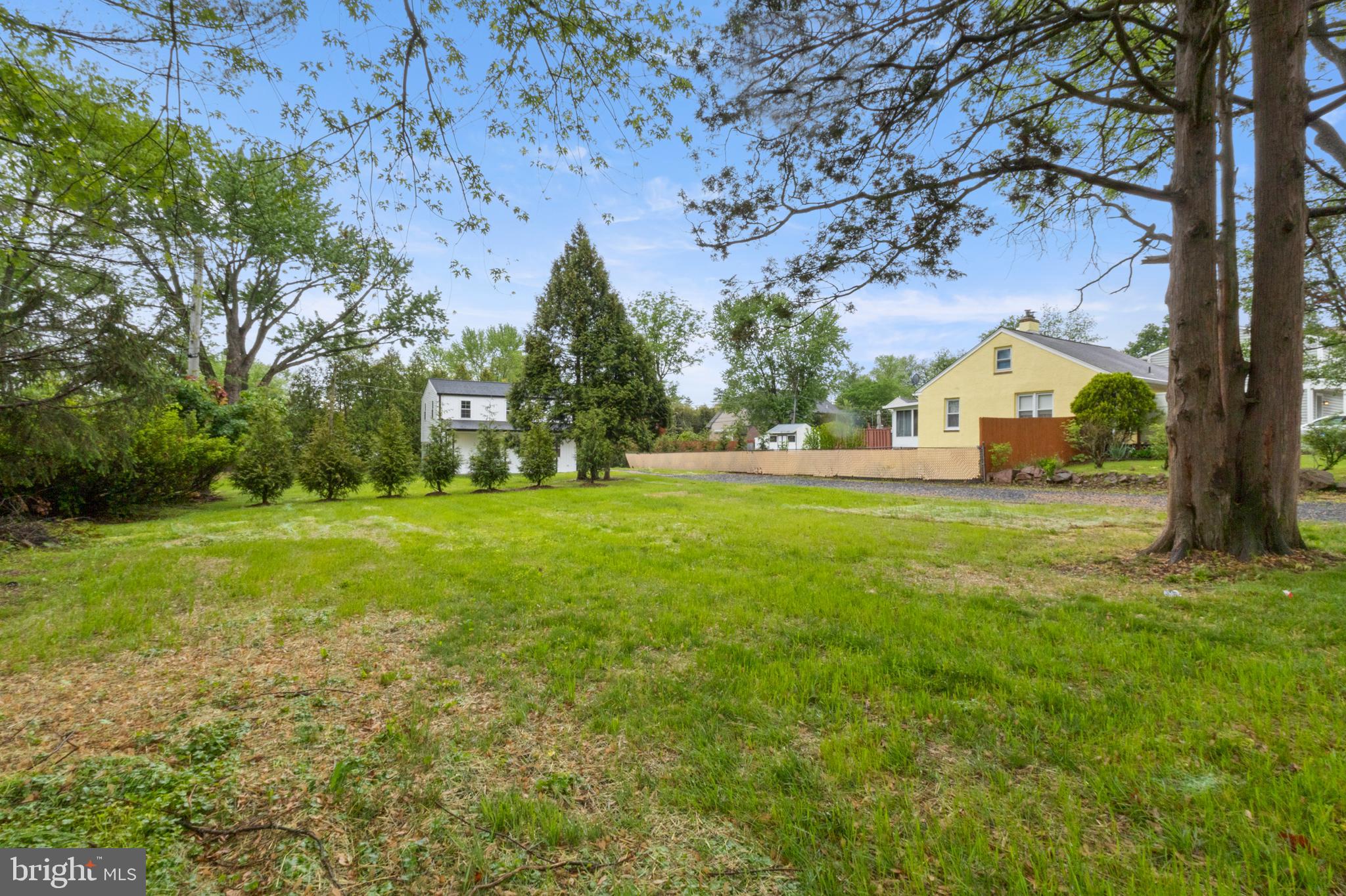 NESHAMINY GDNS - Residential