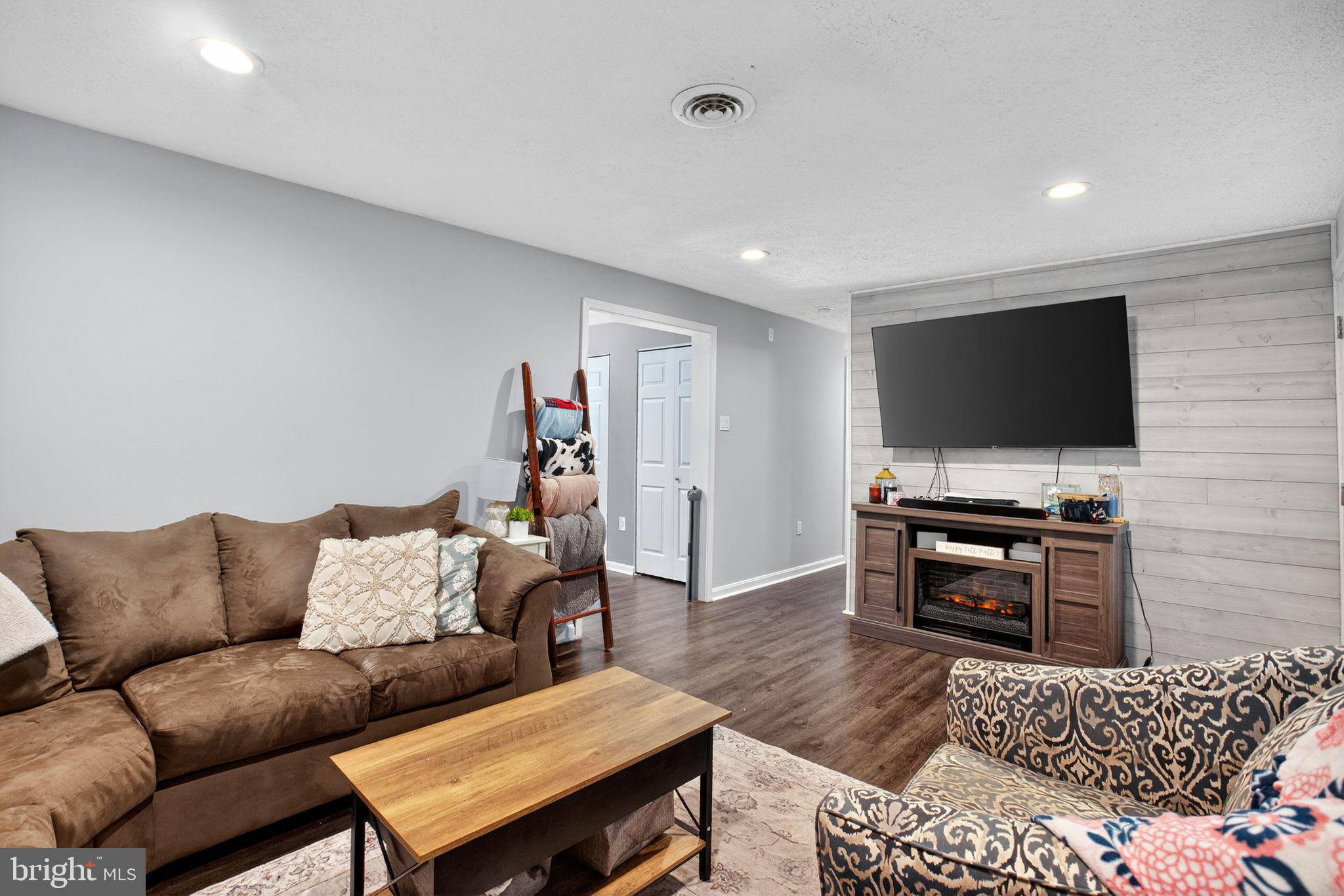 WHITE SANDS - Residential