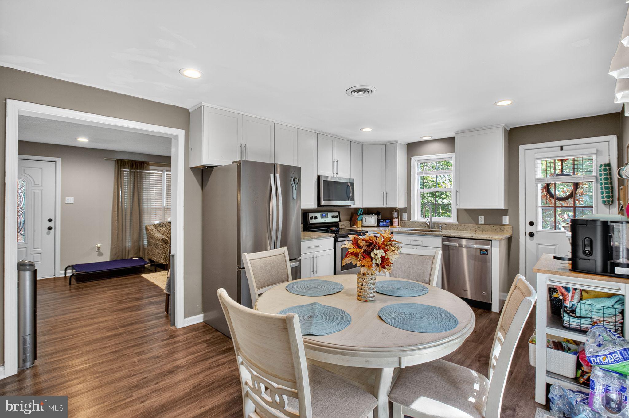 WHITE SANDS - Residential