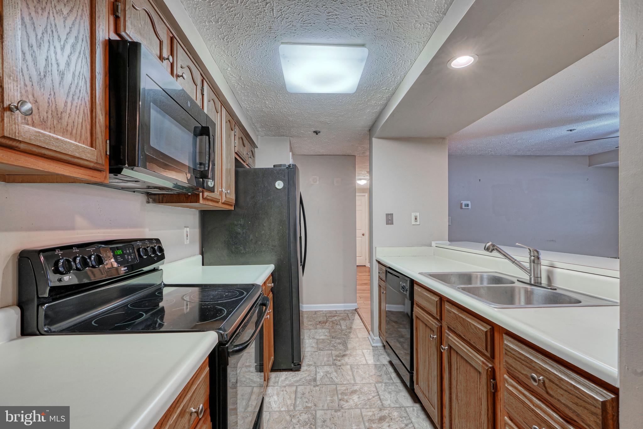 BRENTWOOD CONDO - Residential