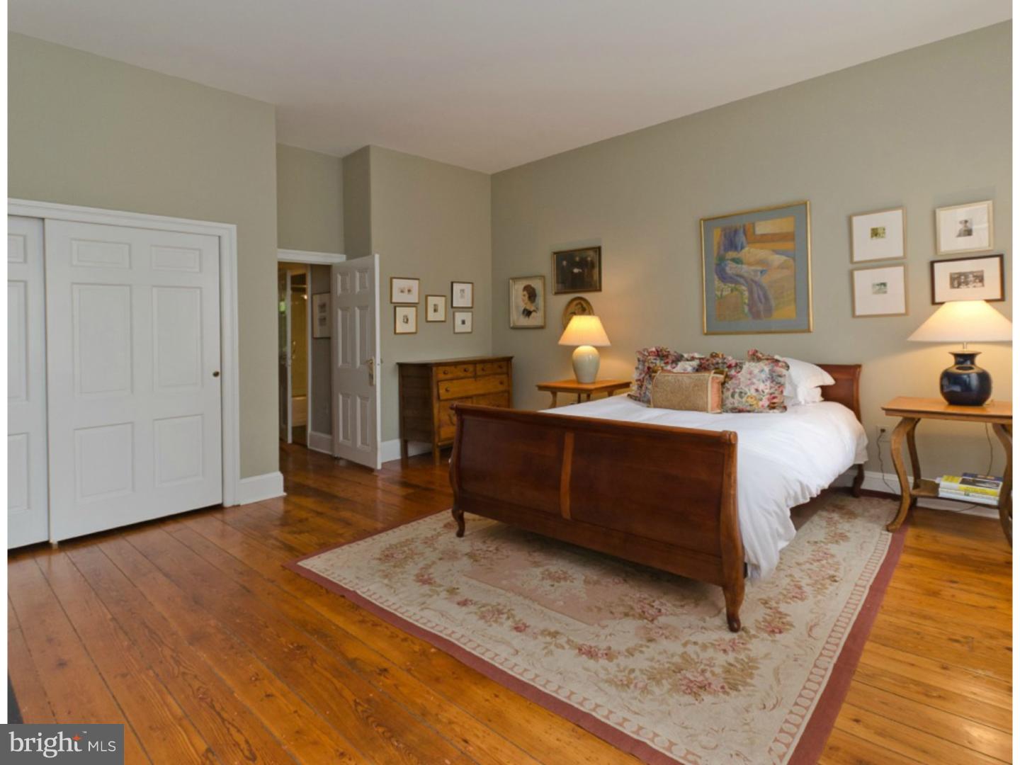 SOCIETY HILL - Residential