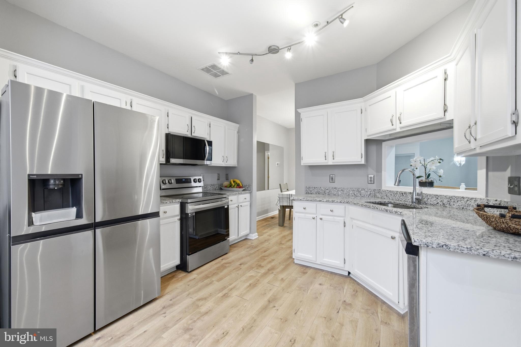 FOREST BROOKE - Residential