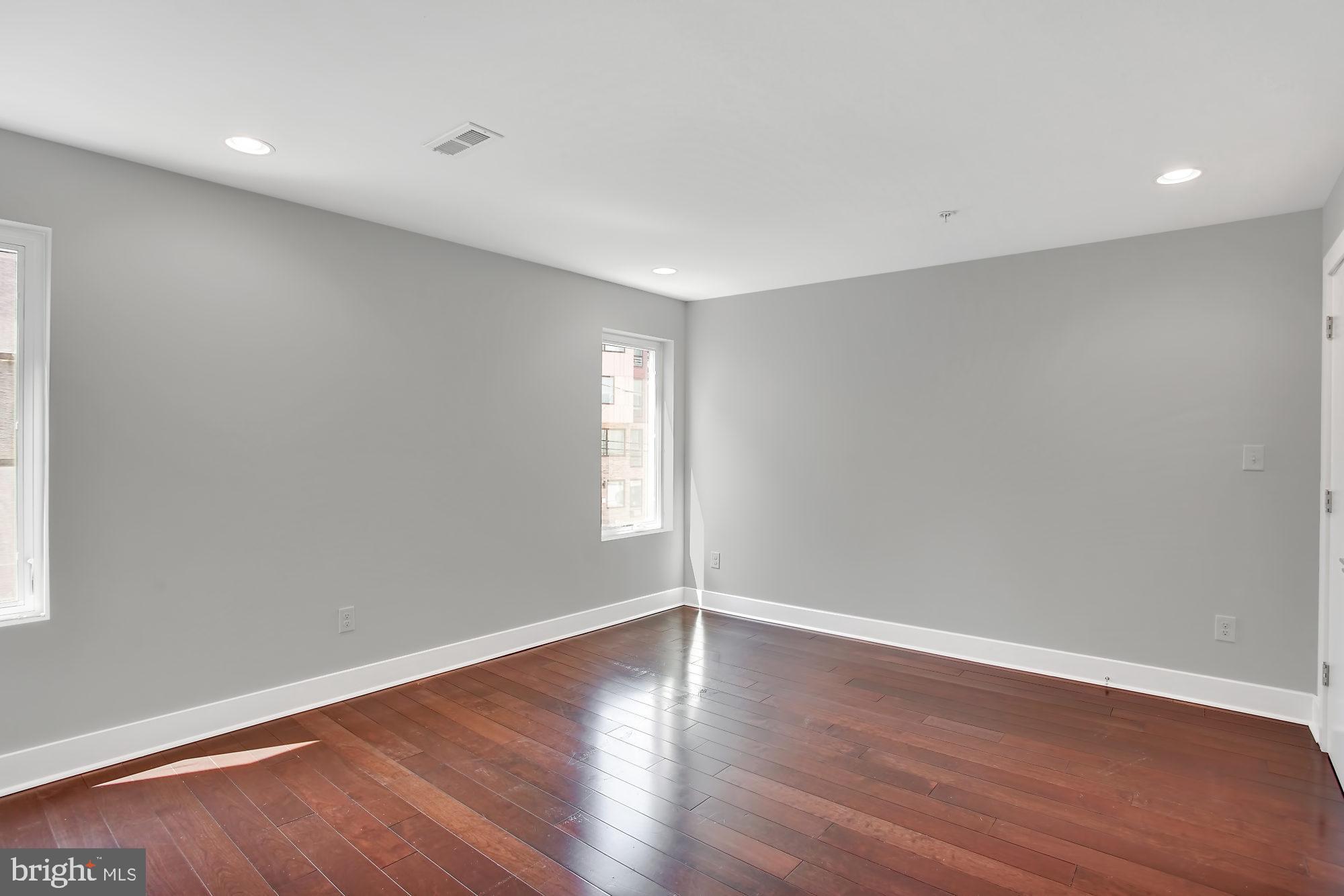 OLDE KENSINGTON - Residential